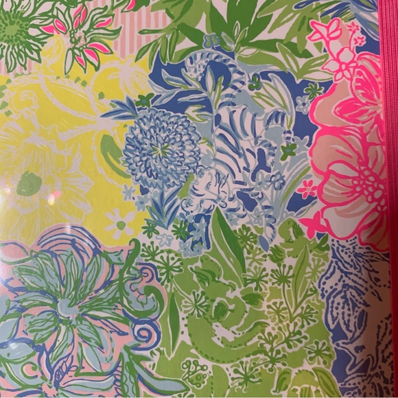 NIB Lilly Pulitzer 128pg Lined Journal w/ pen in Cheek to Cheek Boxed Gift Set - Picture 3 of 10